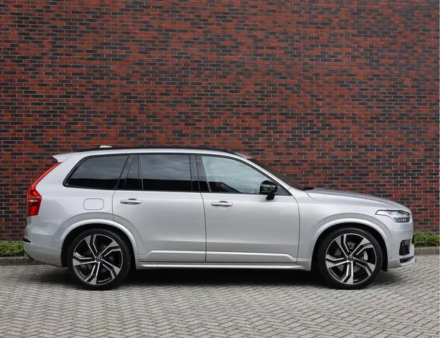 Volvo XC90 view 15