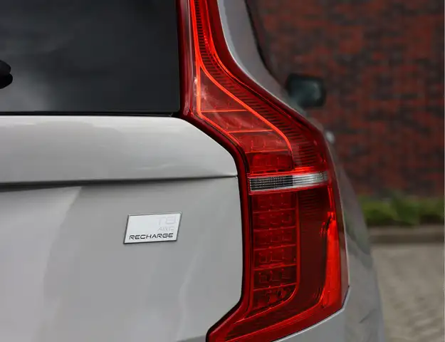 Volvo XC90 view 12