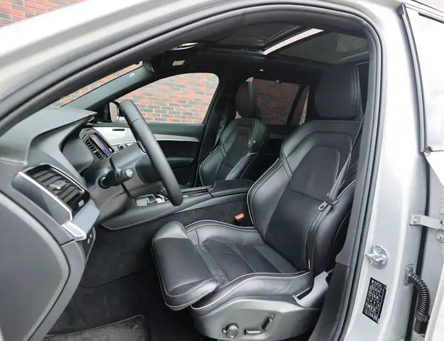Volvo XC90 view 28