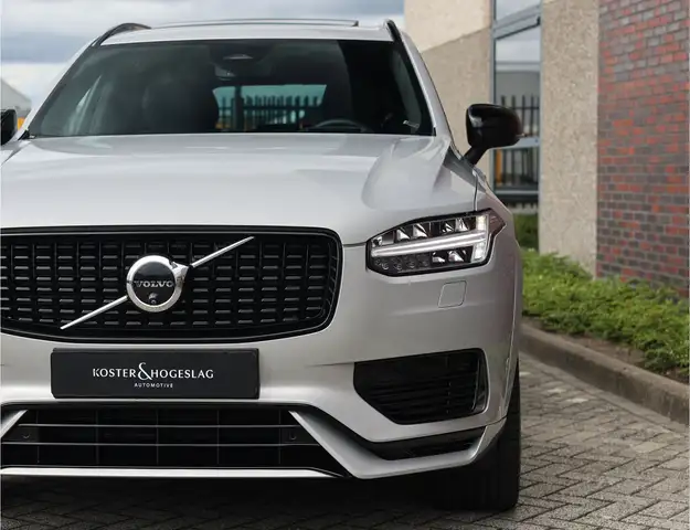 Volvo XC90 view 13