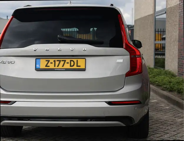 Volvo XC90 view 14