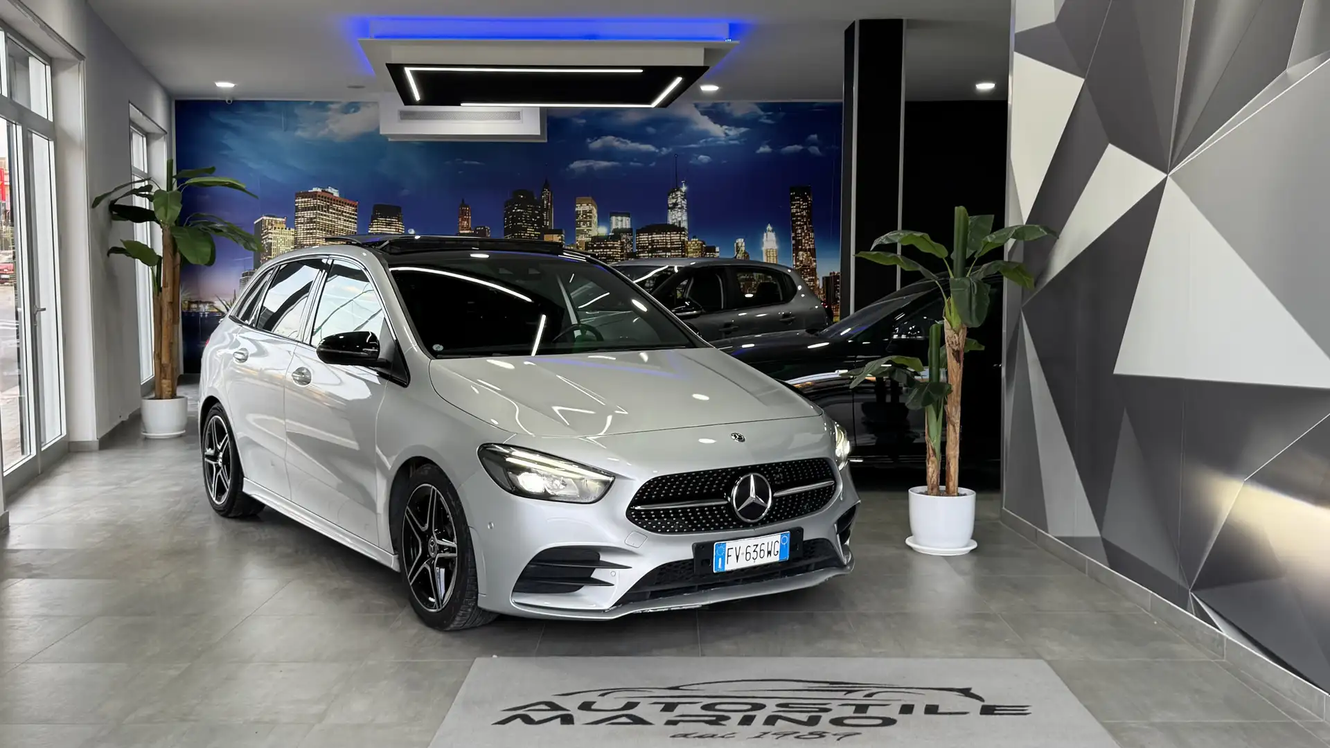 Mercedes-Benz B 200 d Premium AMG auto Argento - 1