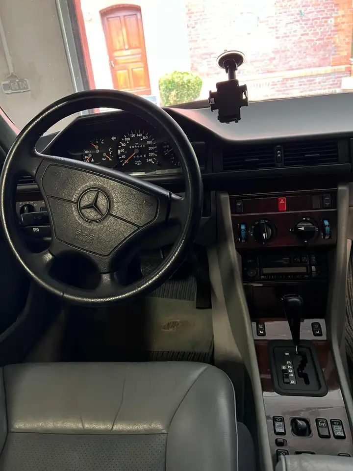 Mercedes-Benz E 200 W124 Cabrio, foto 12
