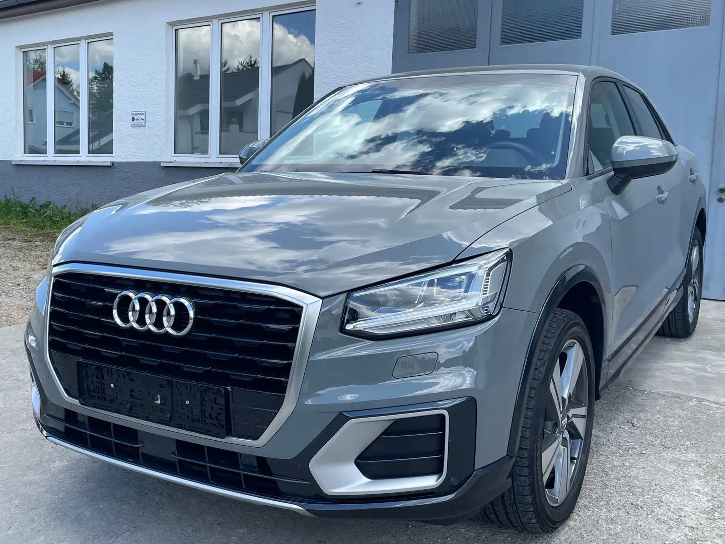 Audi Q2 1.4 TFSI*sport*Navi*Led*Pdc*2 Hand* Gris - 1