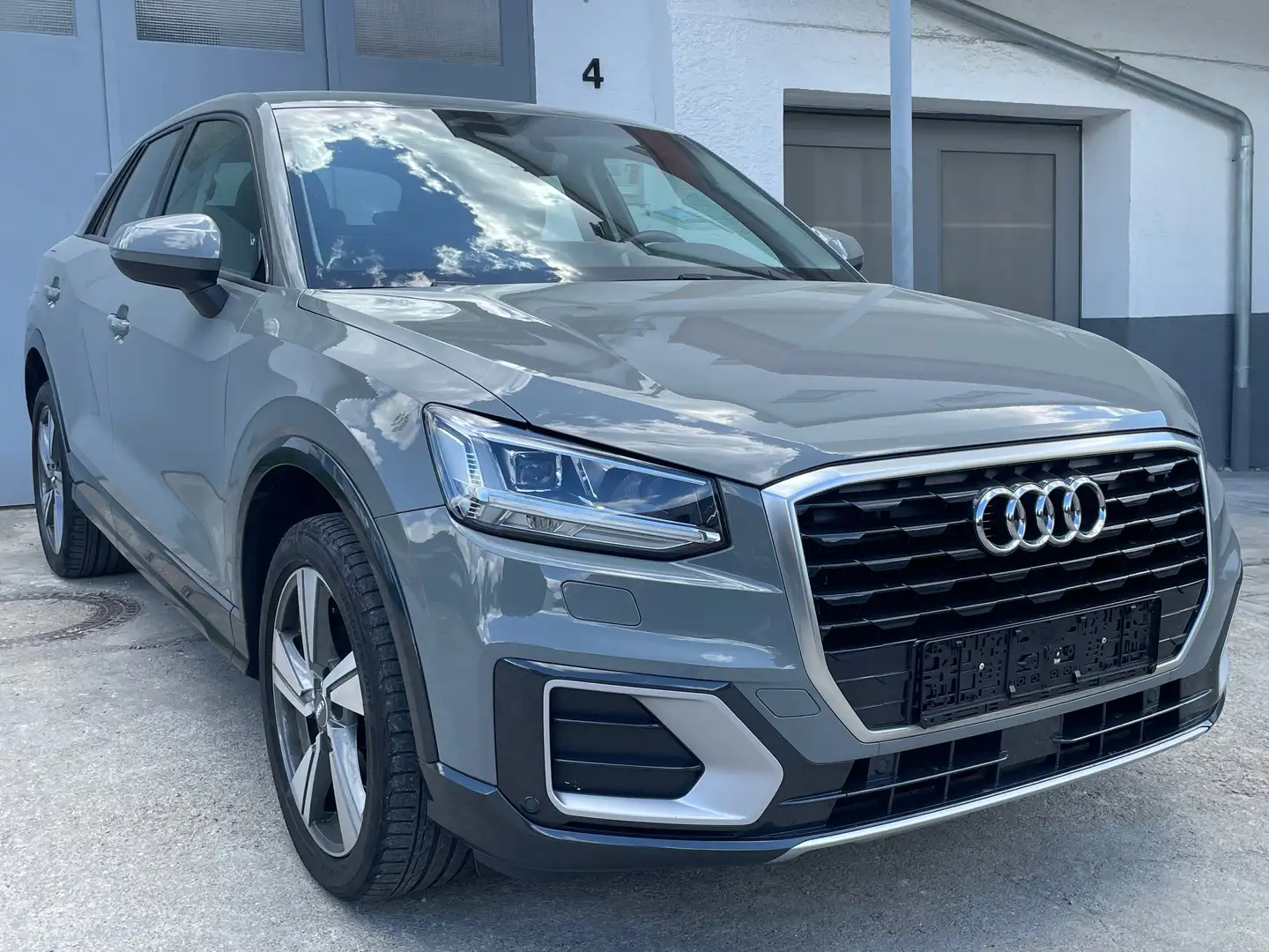 Audi Q2 1.4 TFSI*sport*Navi*Led*Pdc*2 Hand* Gris - 2