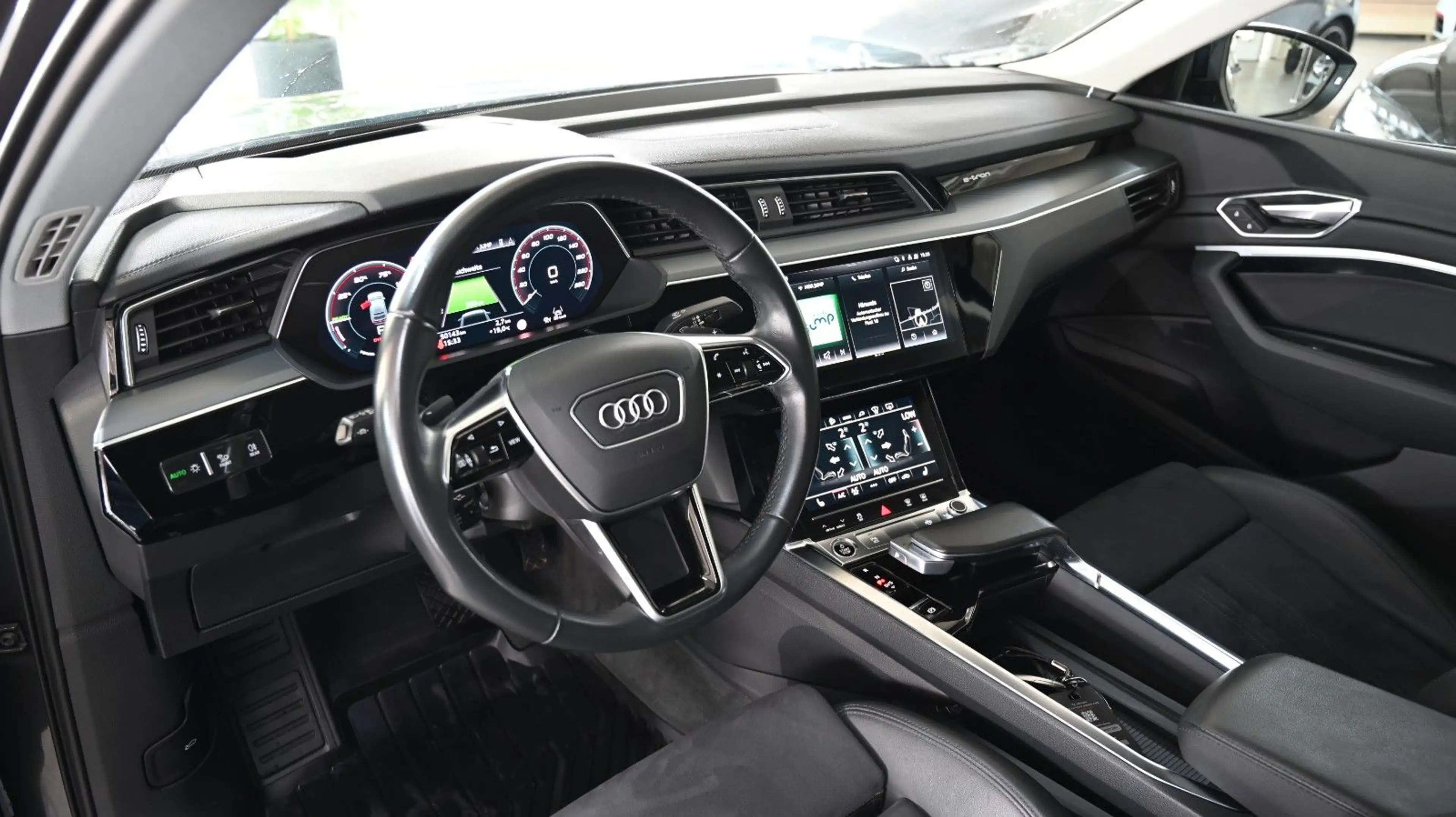 Audi e-tron Sportback 55 quattro S line *HUD*360° — photo 13