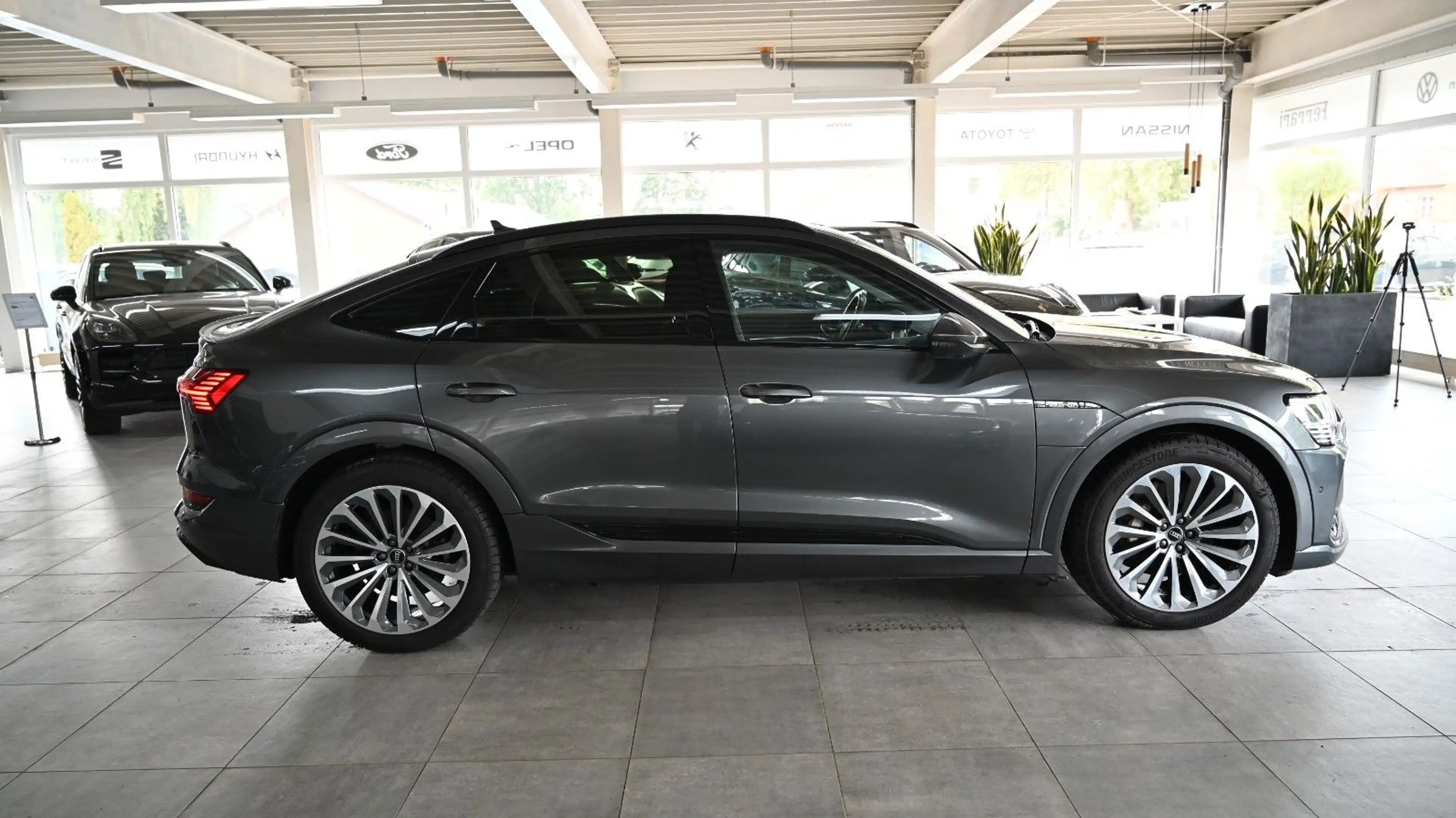 Audi e-tron Sportback 55 quattro S line *HUD*360° — photo 8