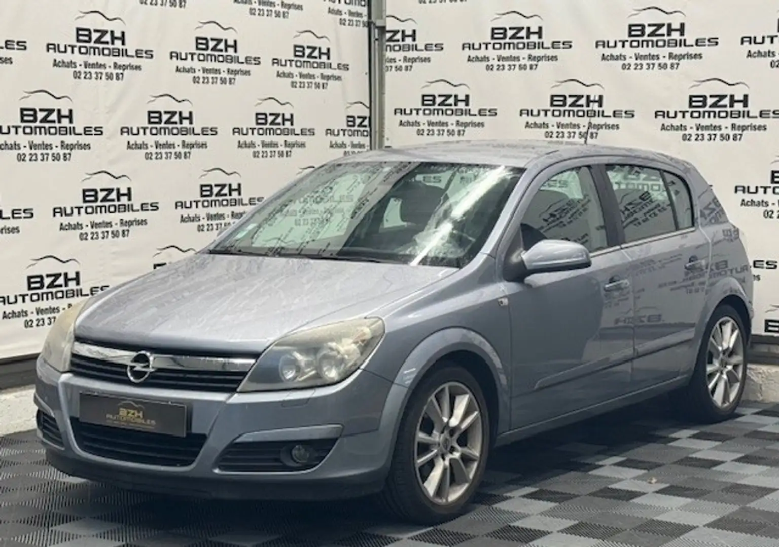 Opel Astra 1.7 CDTI100 COSMO 5P - 1
