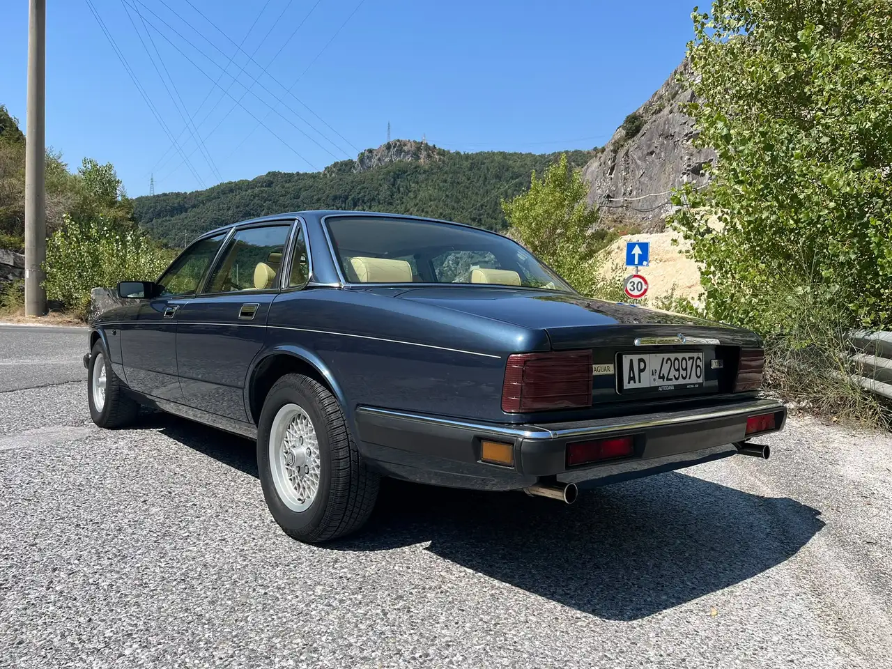 Jaguar XJ6 4.0 XJ40, foto 2