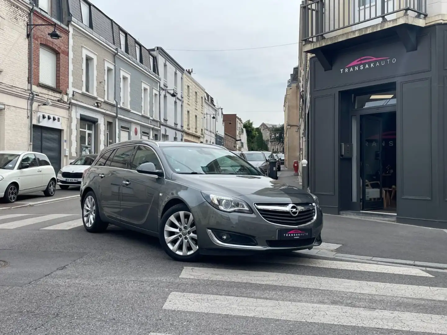 Opel Insignia 2.0 CDTI 170 ch Elite / CARPLAY / SIEGES CHAUFFANTS VENTILES / VOLANT CHAUFFANT Gris - 1