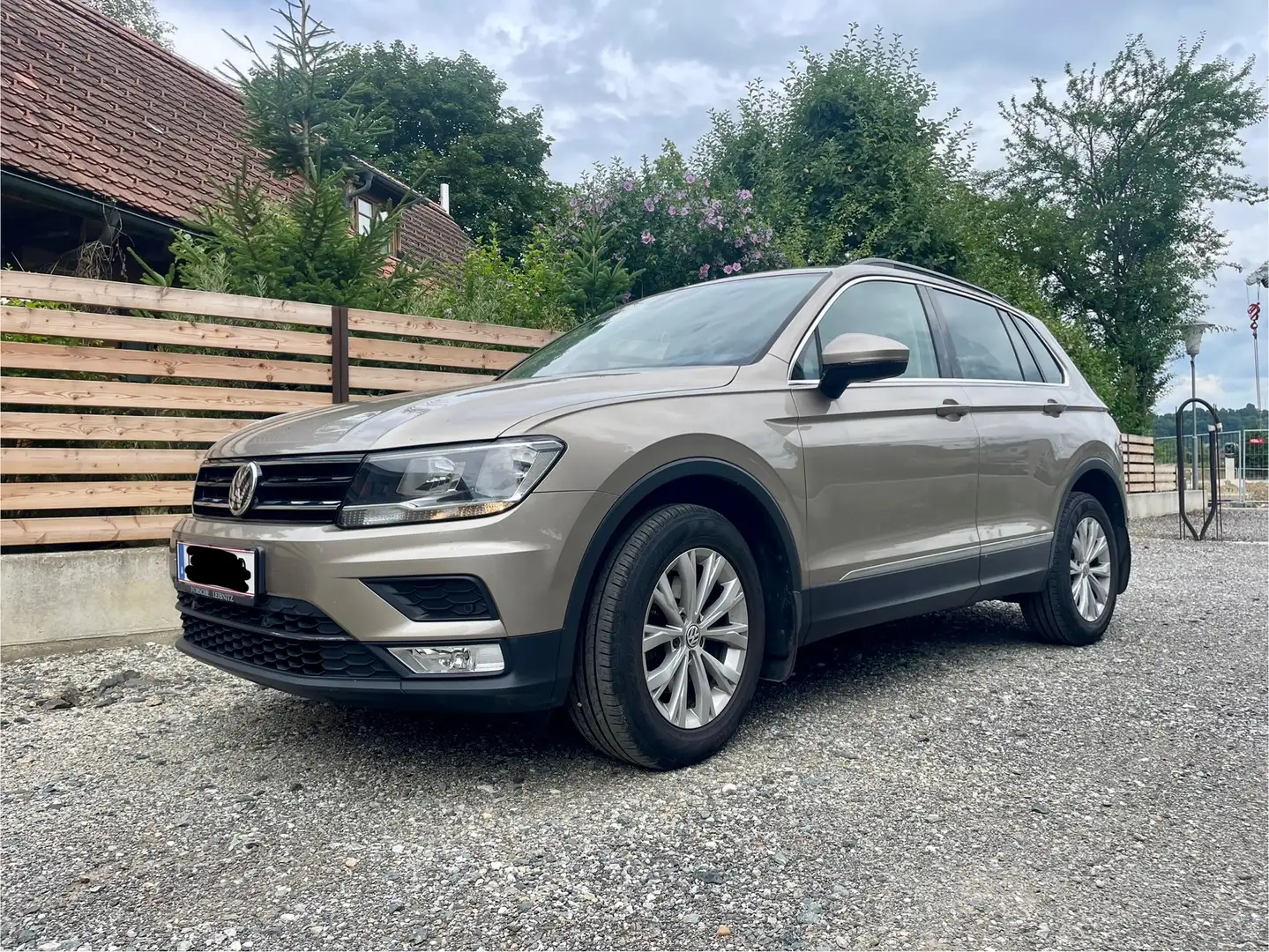 Volkswagen Tiguan Tiguan 2,0 TDI SCR 4Motion Track Beige - 1