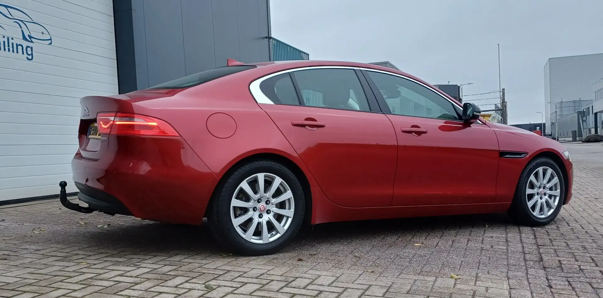 Jaguar XE 2.0 Portfolio Rood - 2