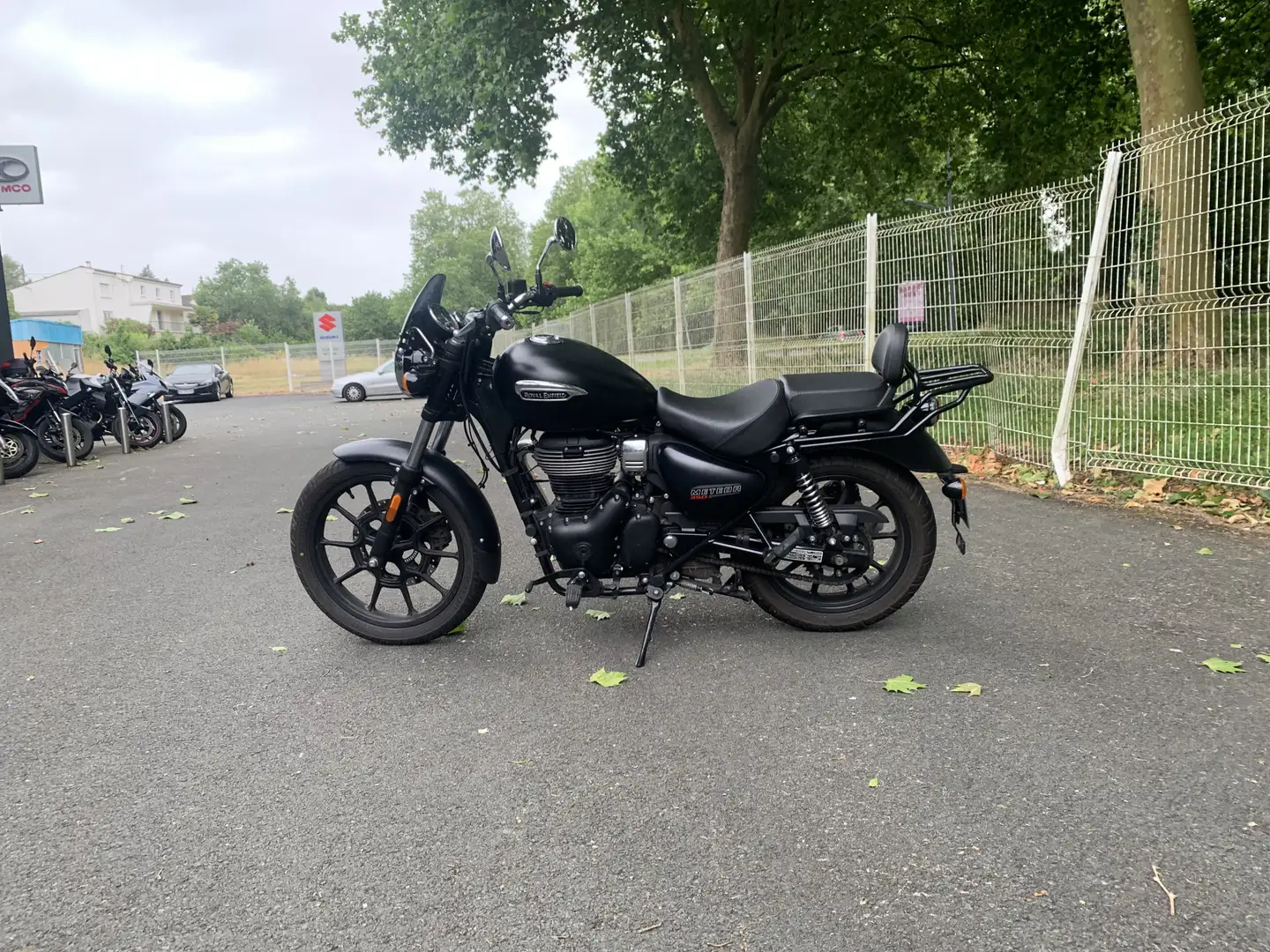 Royal Enfield Meteor 350 Negru - 1