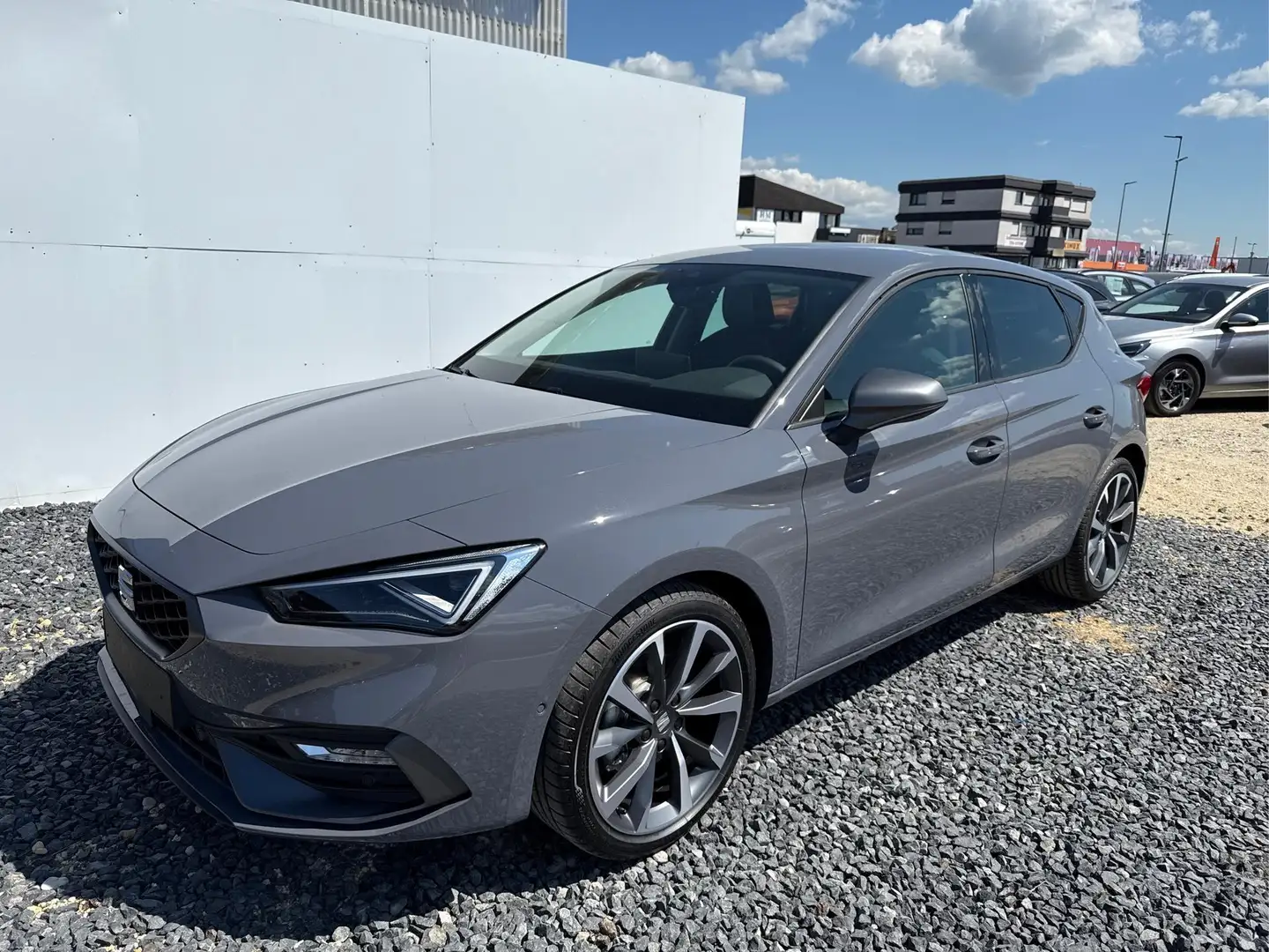 SEAT Leon FR 1.5 TSI AHK NAVI MATRIX SHZ ACC KESSY 1.5 TS... Grau - 1