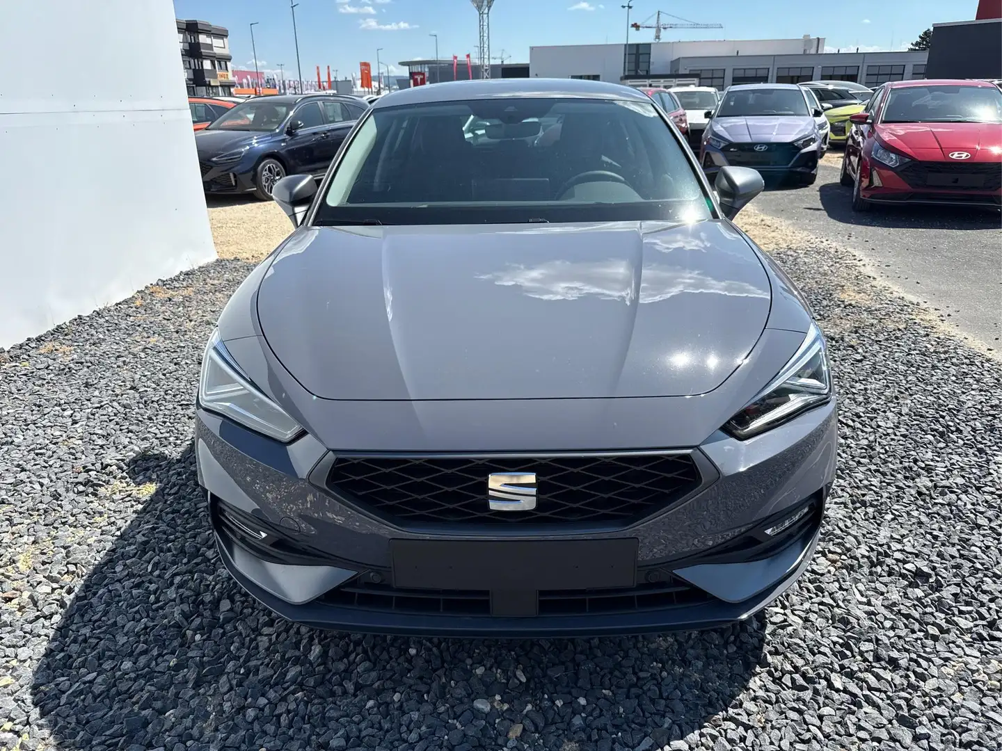 SEAT Leon FR 1.5 TSI AHK NAVI MATRIX SHZ ACC KESSY 1.5 TS... Grau - 2