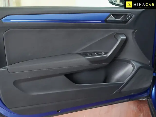 Volkswagen T-Roc view 23