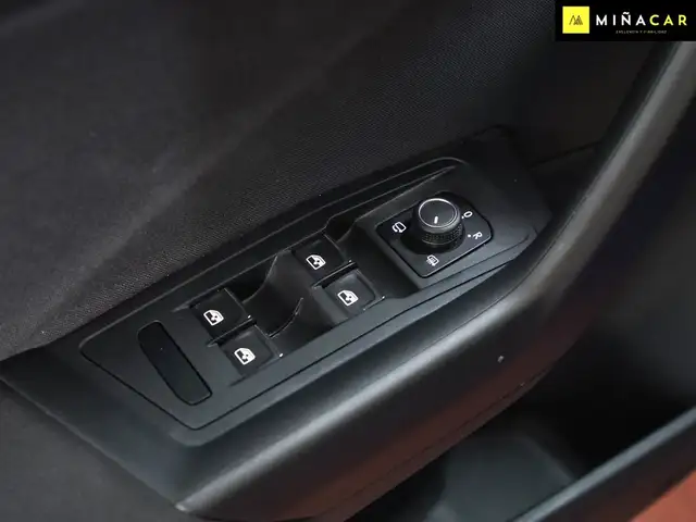 Volkswagen T-Roc view 24