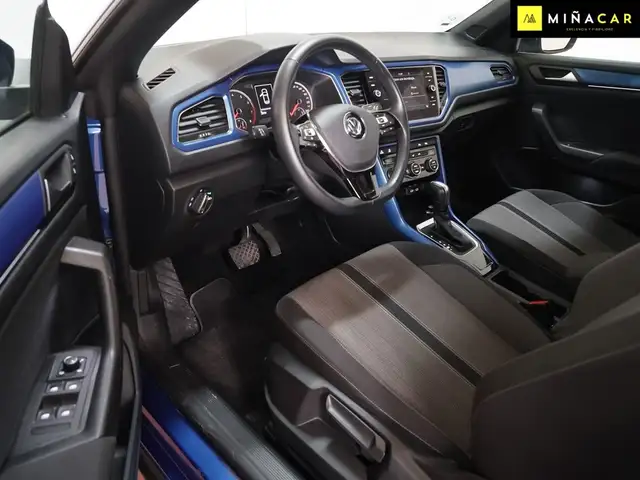 Volkswagen T-Roc view 14