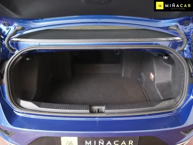 Volkswagen T-Roc view 26