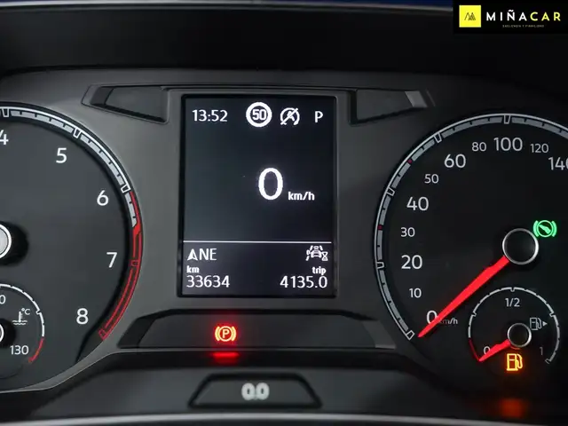 Volkswagen T-Roc view 9