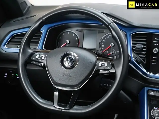 Volkswagen T-Roc view 15