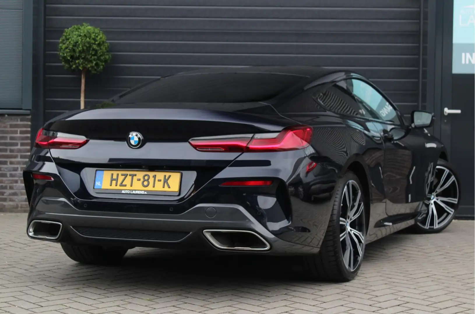 BMW 840 8 Serie 840i M Sport | Individual | Alcantara | La Zwart - 2
