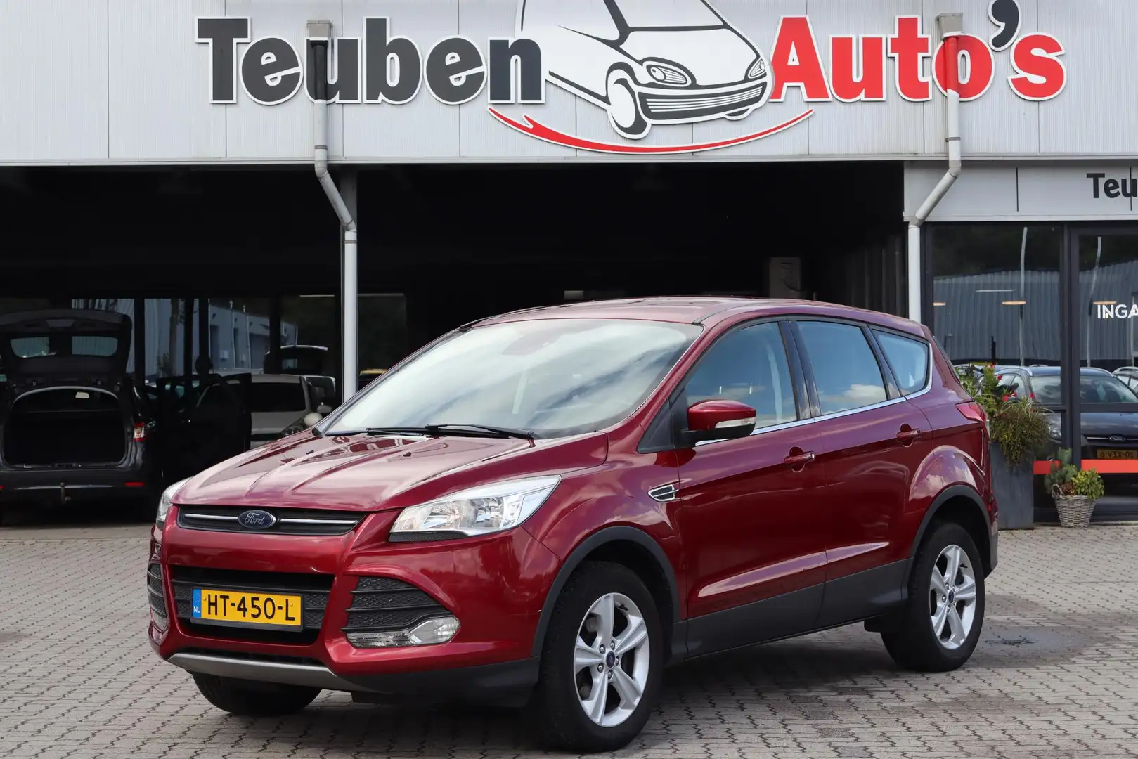 Ford Kuga 1.5 Trend Edition Navigatie, Cruise control, Clima Rood - 1
