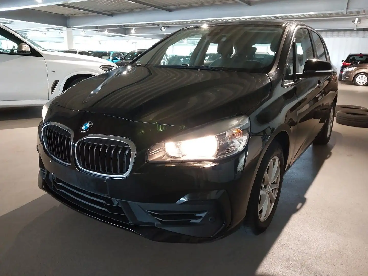 BMW 218 Baureihe 2 Active Tourer 218 i Чёрный - 1