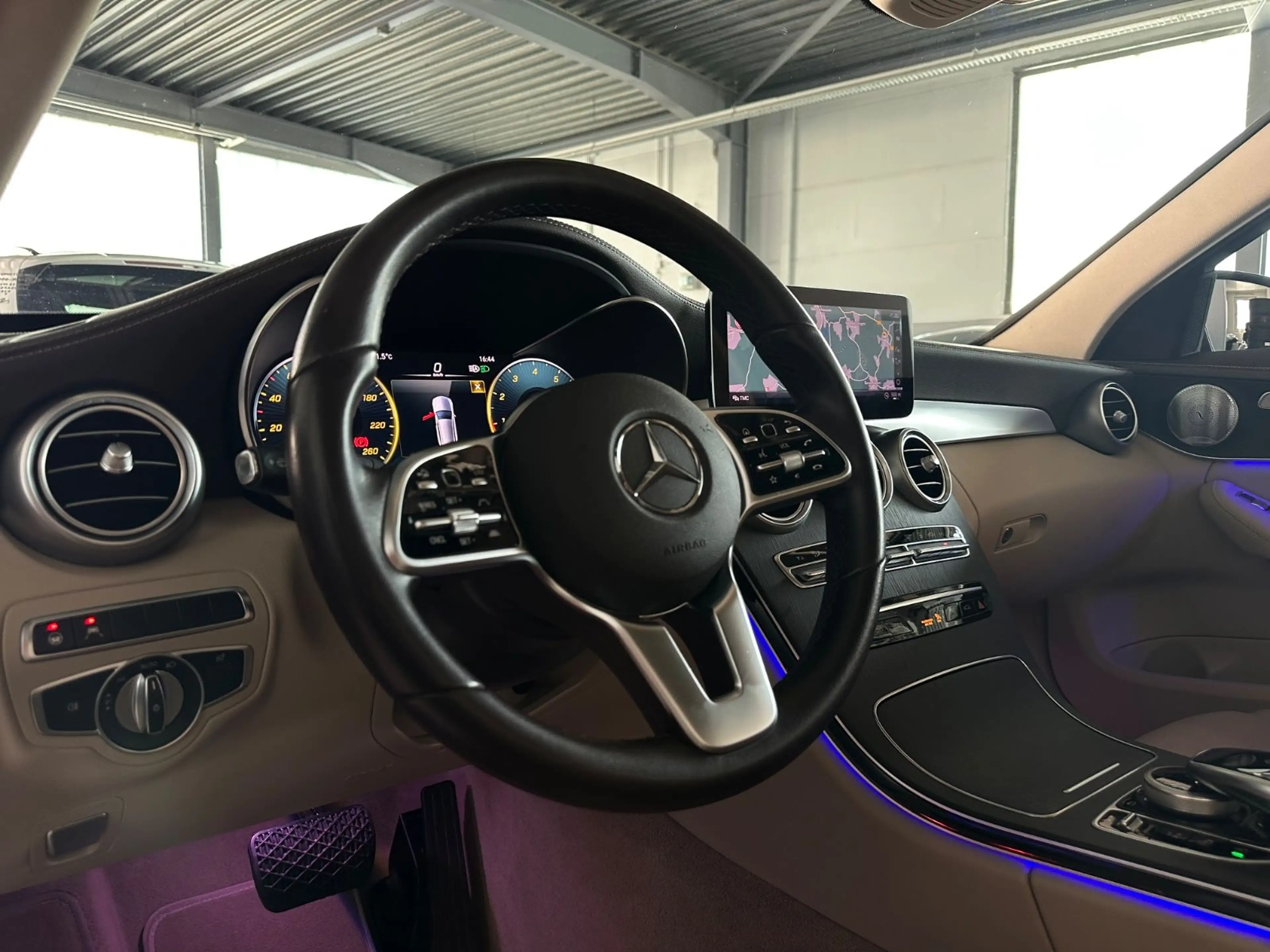 Mercedes-Benz C 400 T 4Matic 360°/Burmester/Pano — photo 14