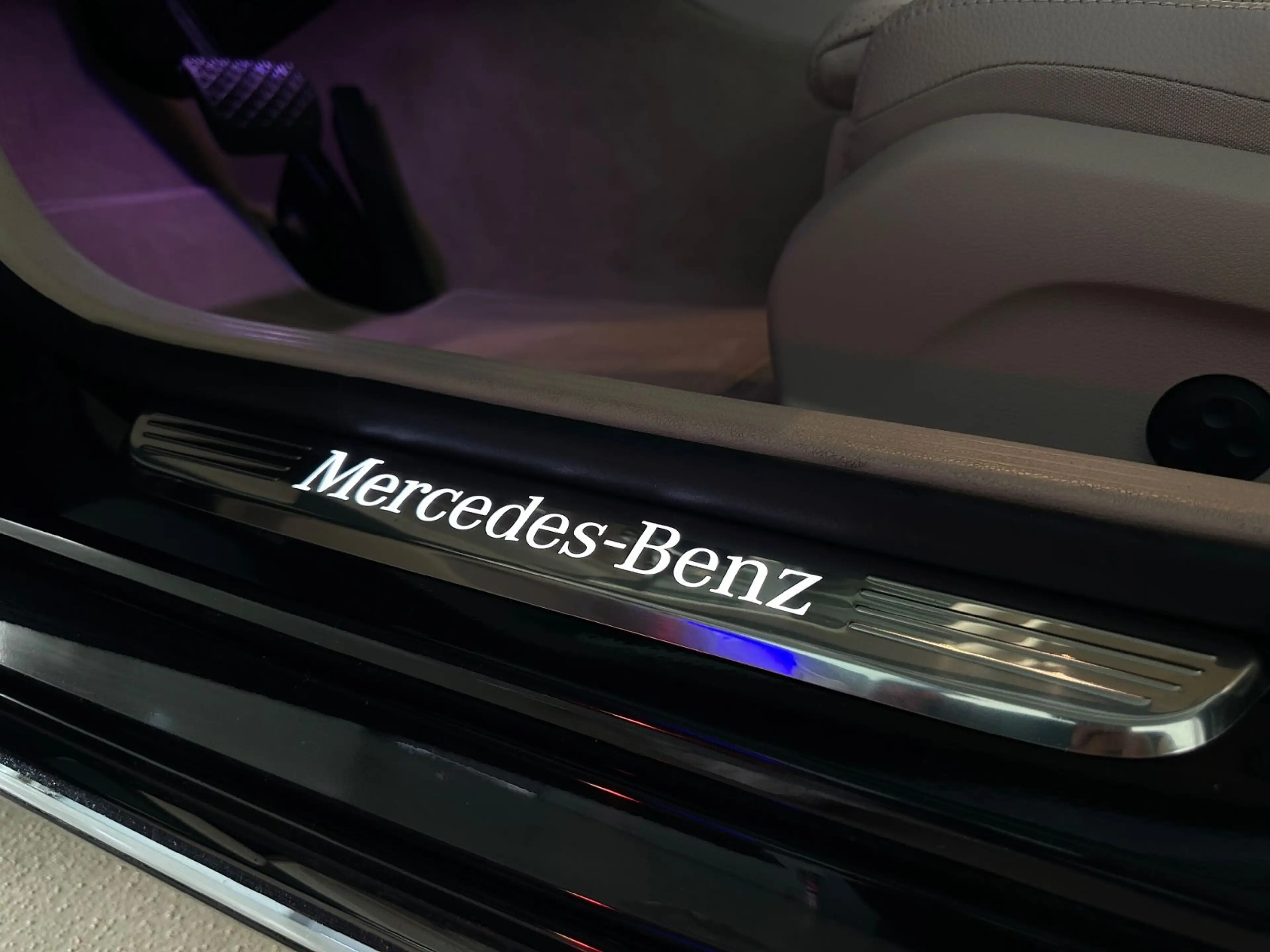 Mercedes-Benz C 400 T 4Matic 360°/Burmester/Pano — photo 12