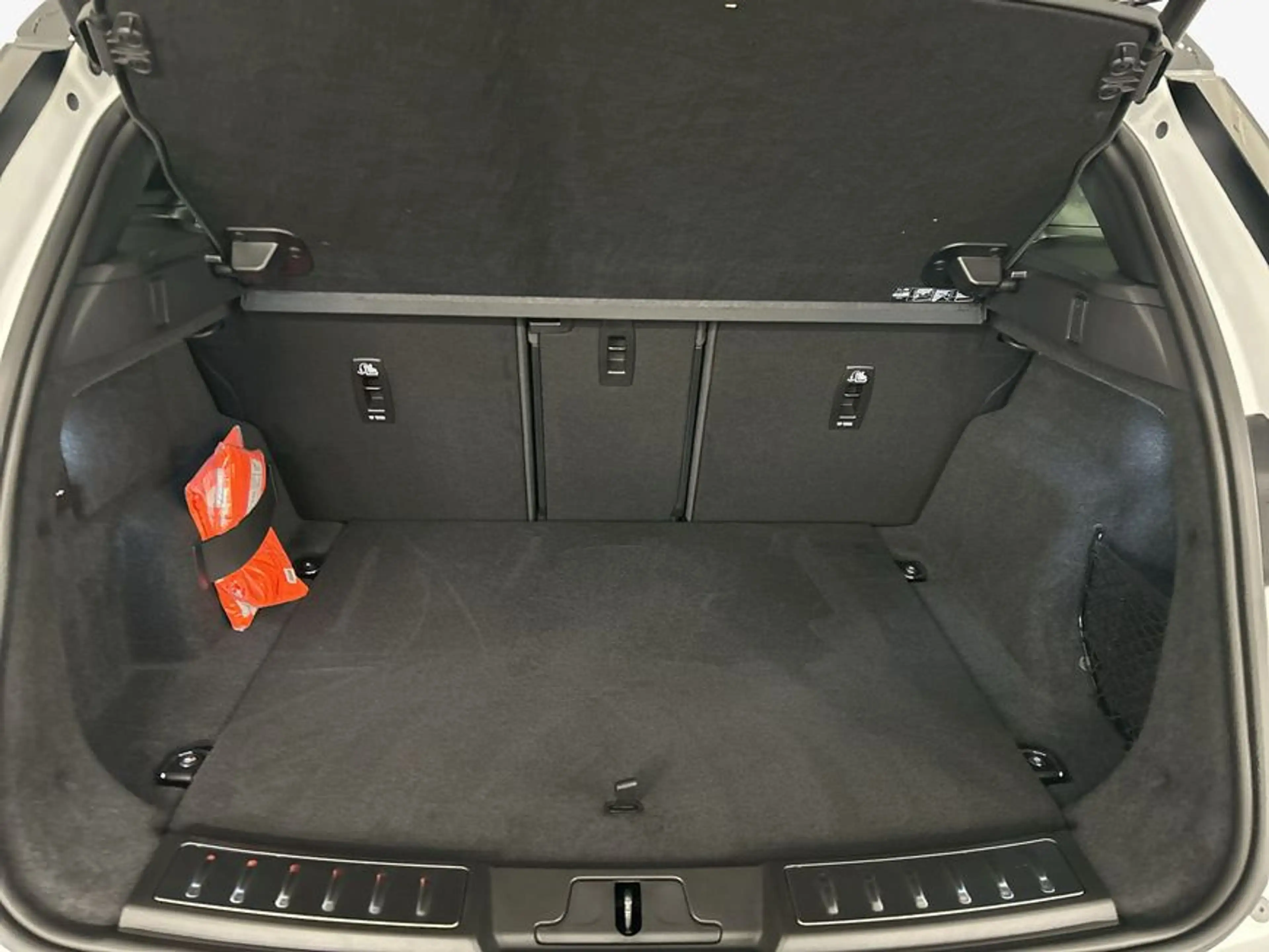 Land Rover Range Rover Evoque P270e Dynamic SE — photo 12