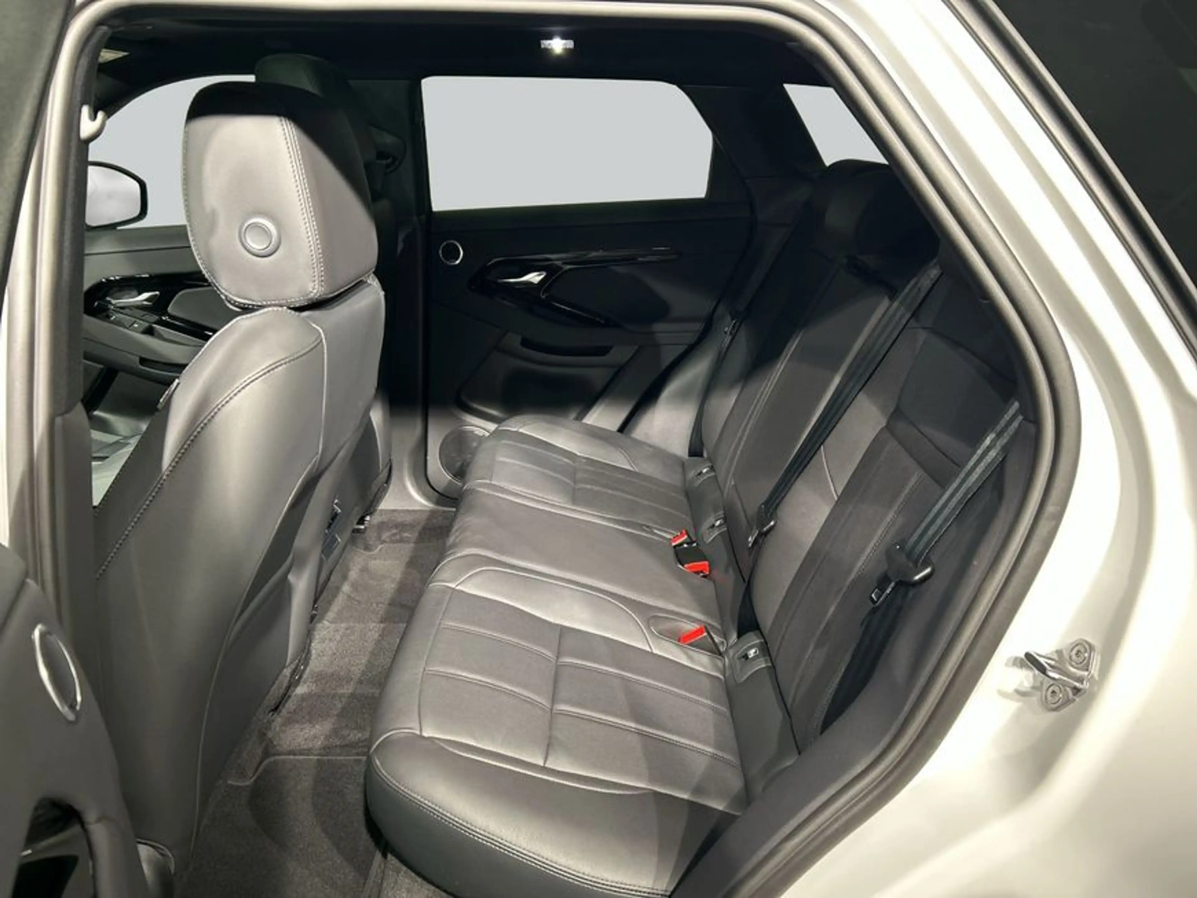 Land Rover Range Rover Evoque P270e Dynamic SE — photo 6