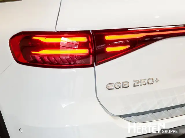 Mercedes-Benz Eqb view 14