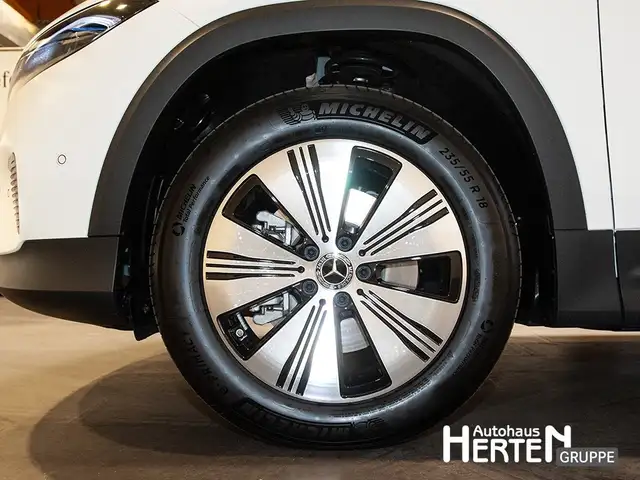 Mercedes-Benz Eqb view 5