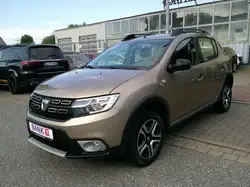 Dacia Sandero II Stepway Celebration 1 Hand