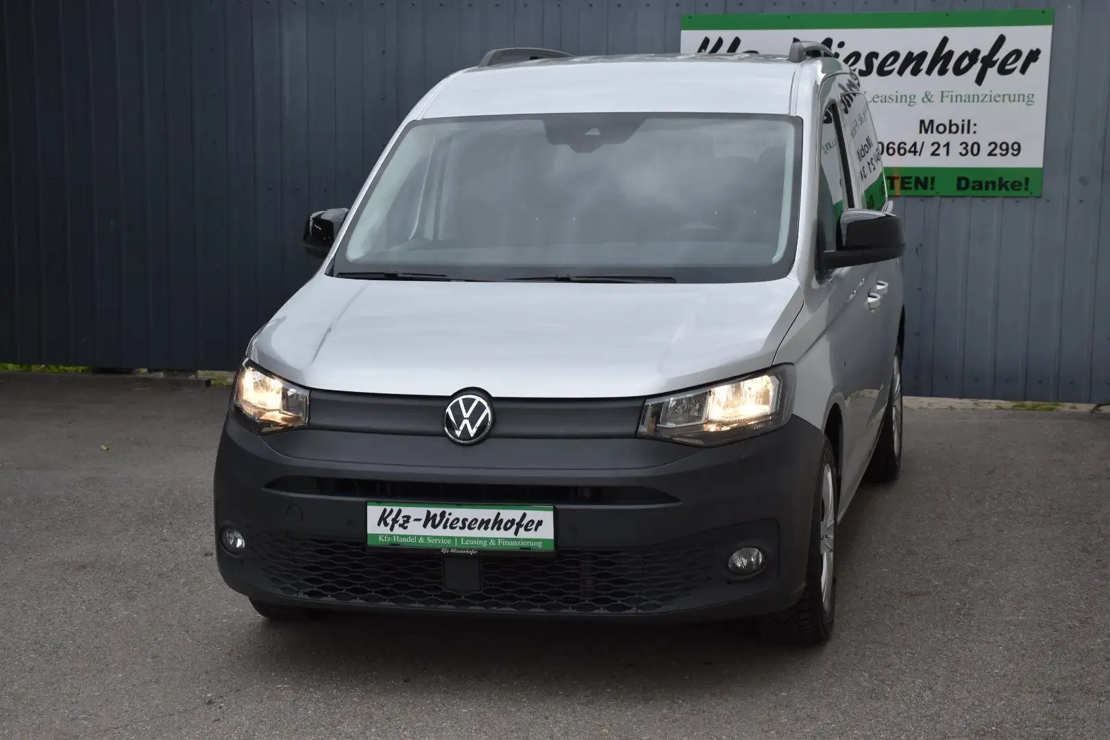 Volkswagen Caddy 1.5 TSI OPF / Flügeltür / AHK / Kamera / Service Silber - 2
