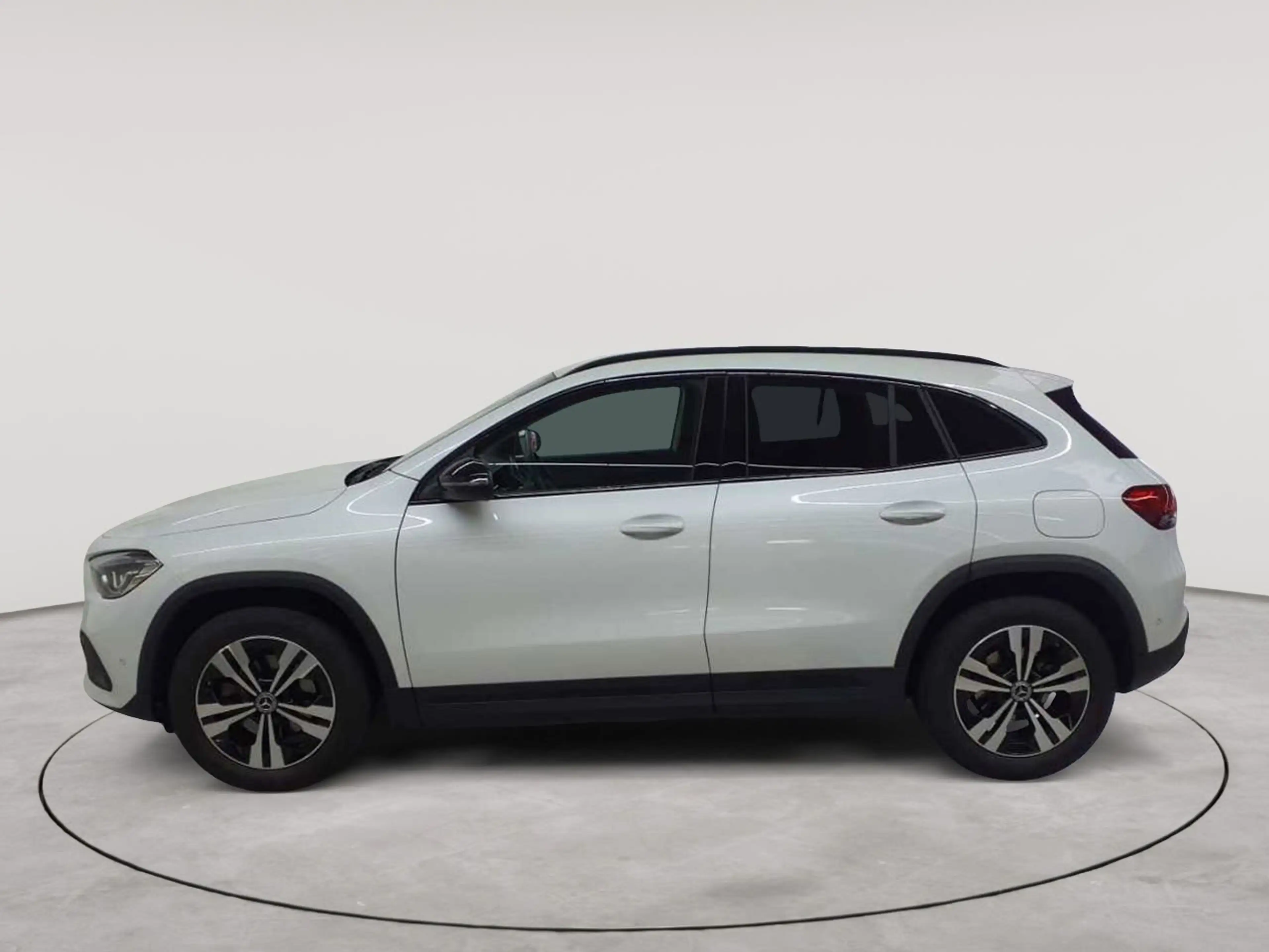 Mercedes-Benz GLA 200 GLA 200-Progressive LED MBUX BusiP KAM — photo 6