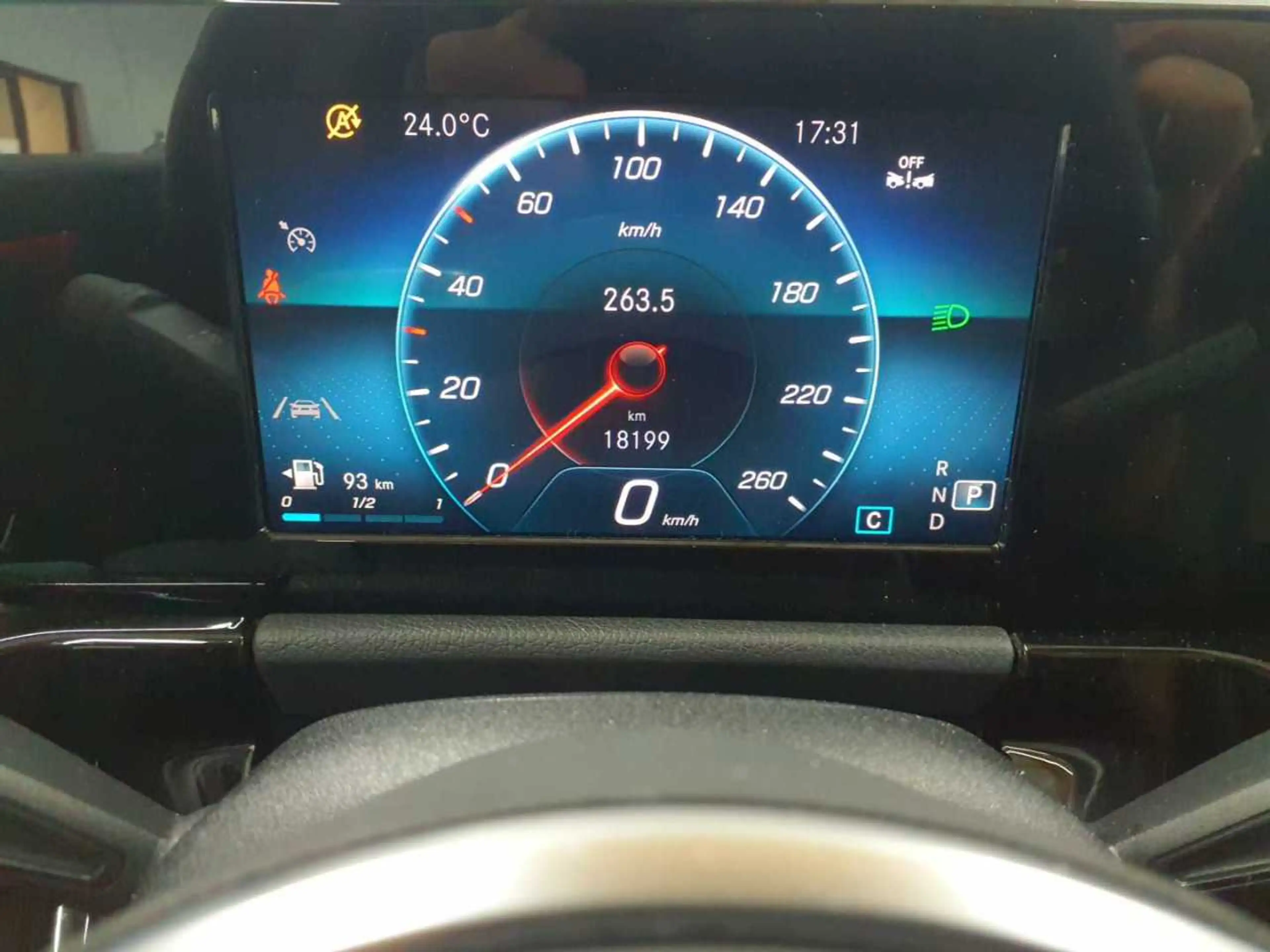Mercedes-Benz GLA 200 GLA 200-Progressive LED MBUX BusiP KAM — photo 11