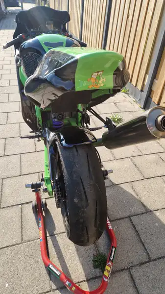 Kawasaki Ninja ZX-9R - foto 2