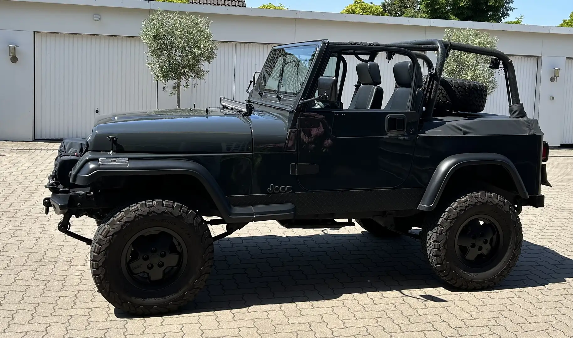 Jeep Wrangler Grau - 1