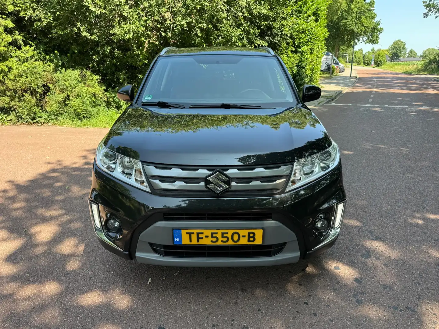 Suzuki Vitara 1.6 Exclusive / Navi / Camera / NAP / Aux / led / Zwart - 2