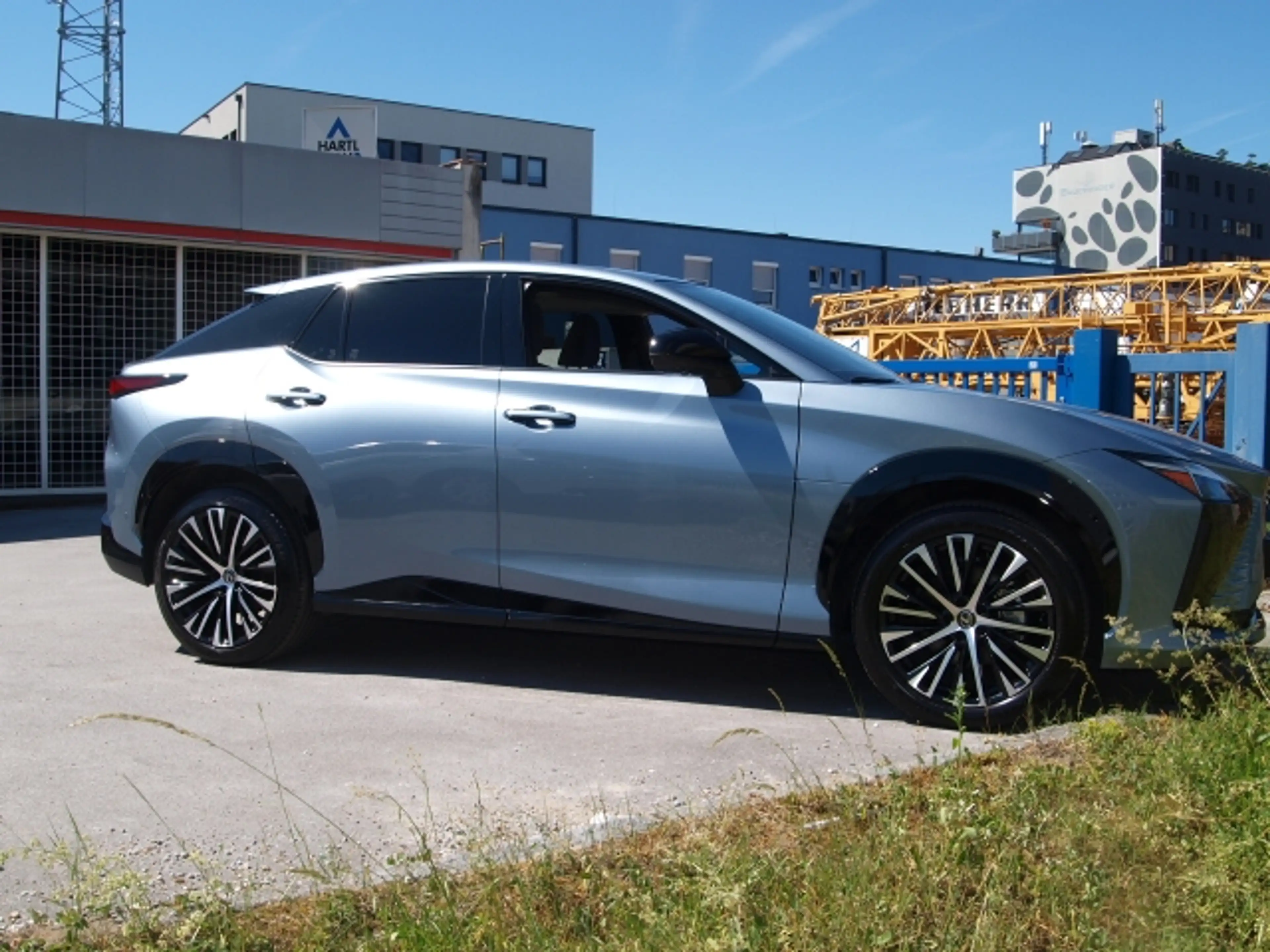 Lexus RZ Lexus RZ 450e Luxury Paket 71,4kWh Aut. — photo 3