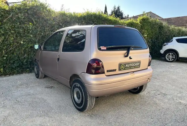 Renault Twingo view 3