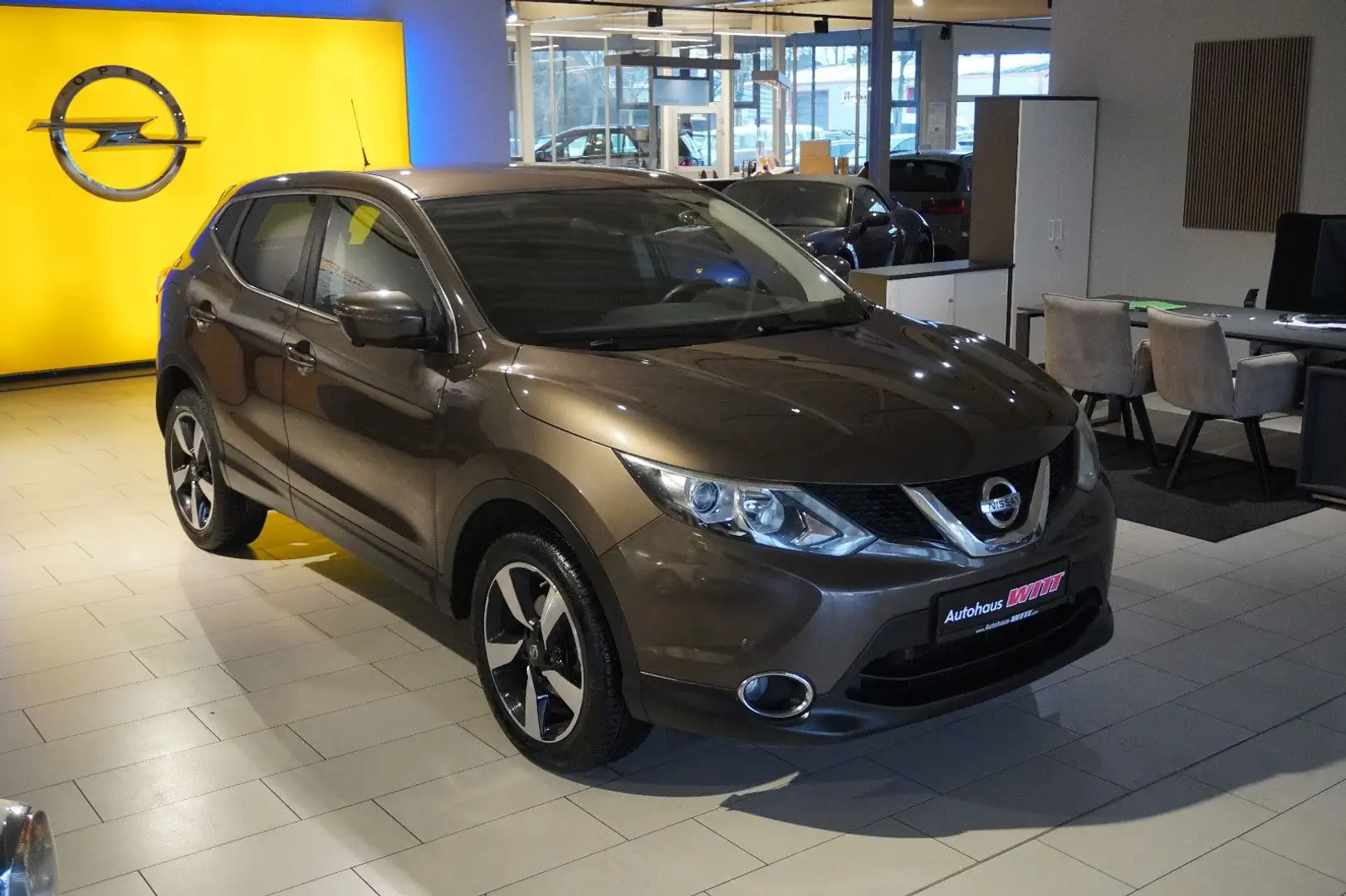 Nissan Qashqai ~Navi~Keyless~360°~Allwetter~ Braun - 1