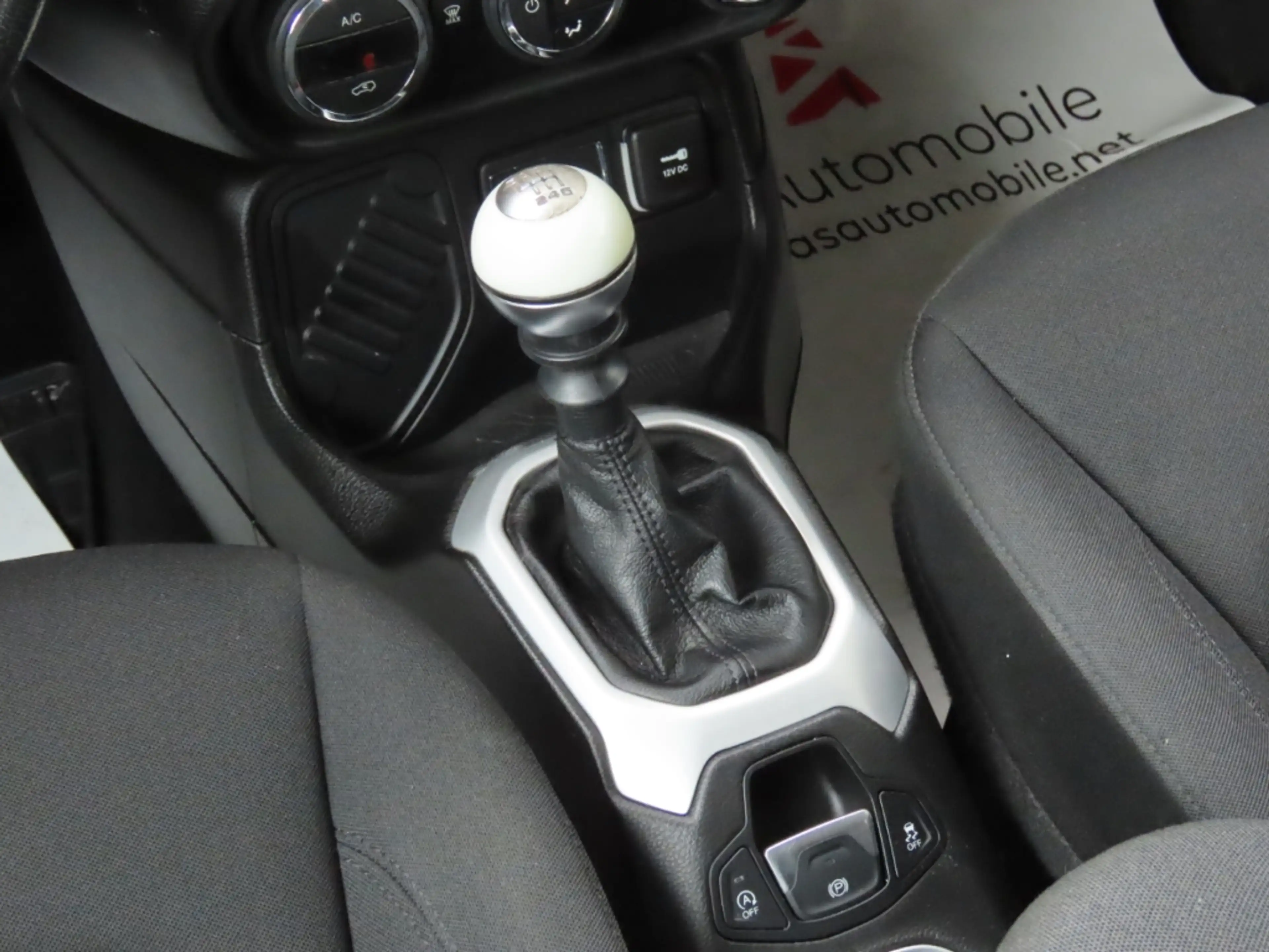 Jeep Renegade Longitude FWD 1.4 MultiAir Navi*AHK — photo 14