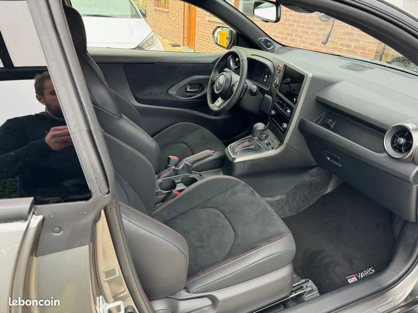 Toyota Yaris NOUVELLE GR 280 CV BVA NEUVE JANTES TRACKS FORGEES Gris - 2
