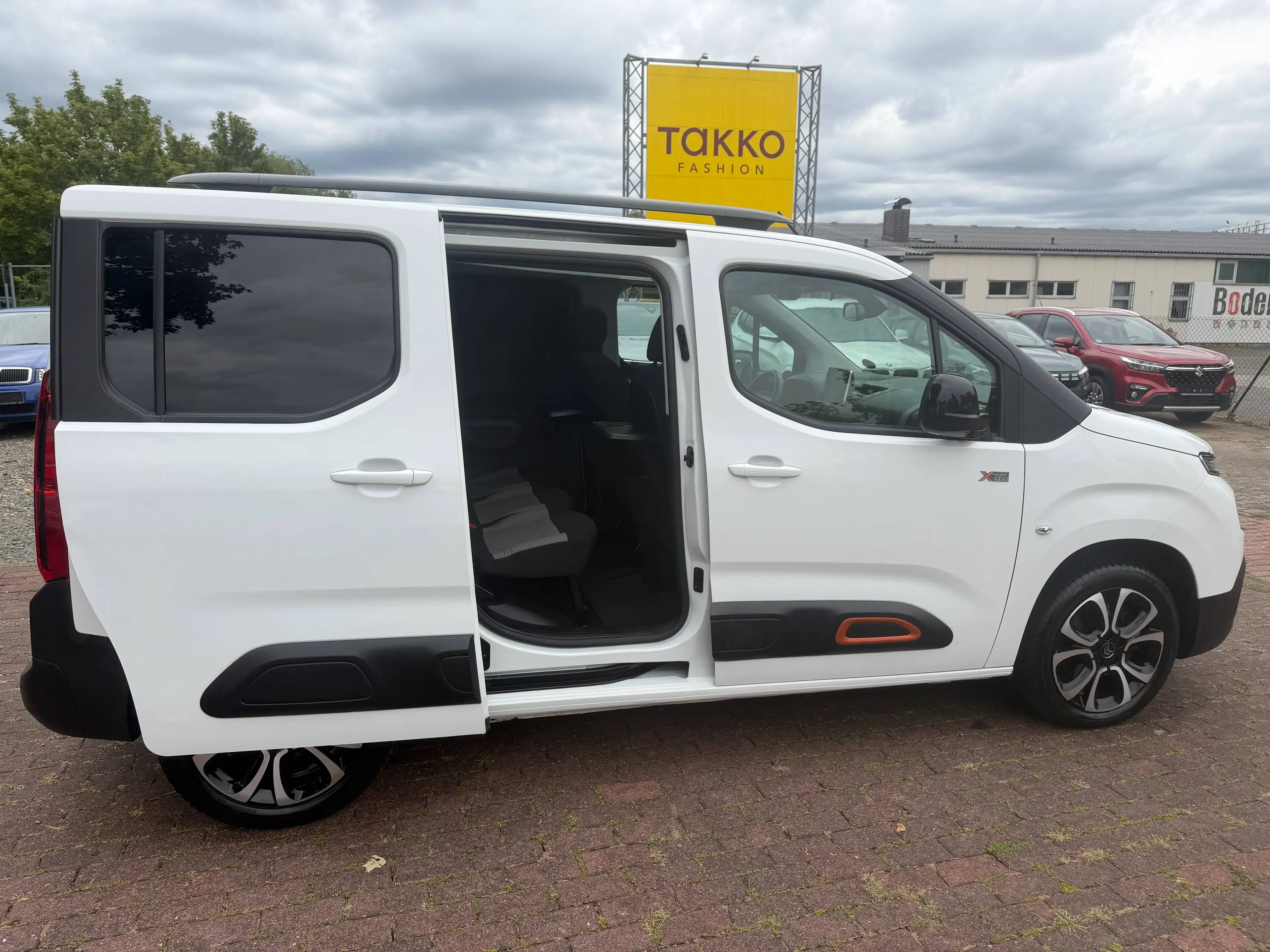 Citroen Berlingo XTR BlueHDi 130 |Vollausstattung|Scheckheft/LED/Navi/Kamera/Head up/Panoramadach — photo 9