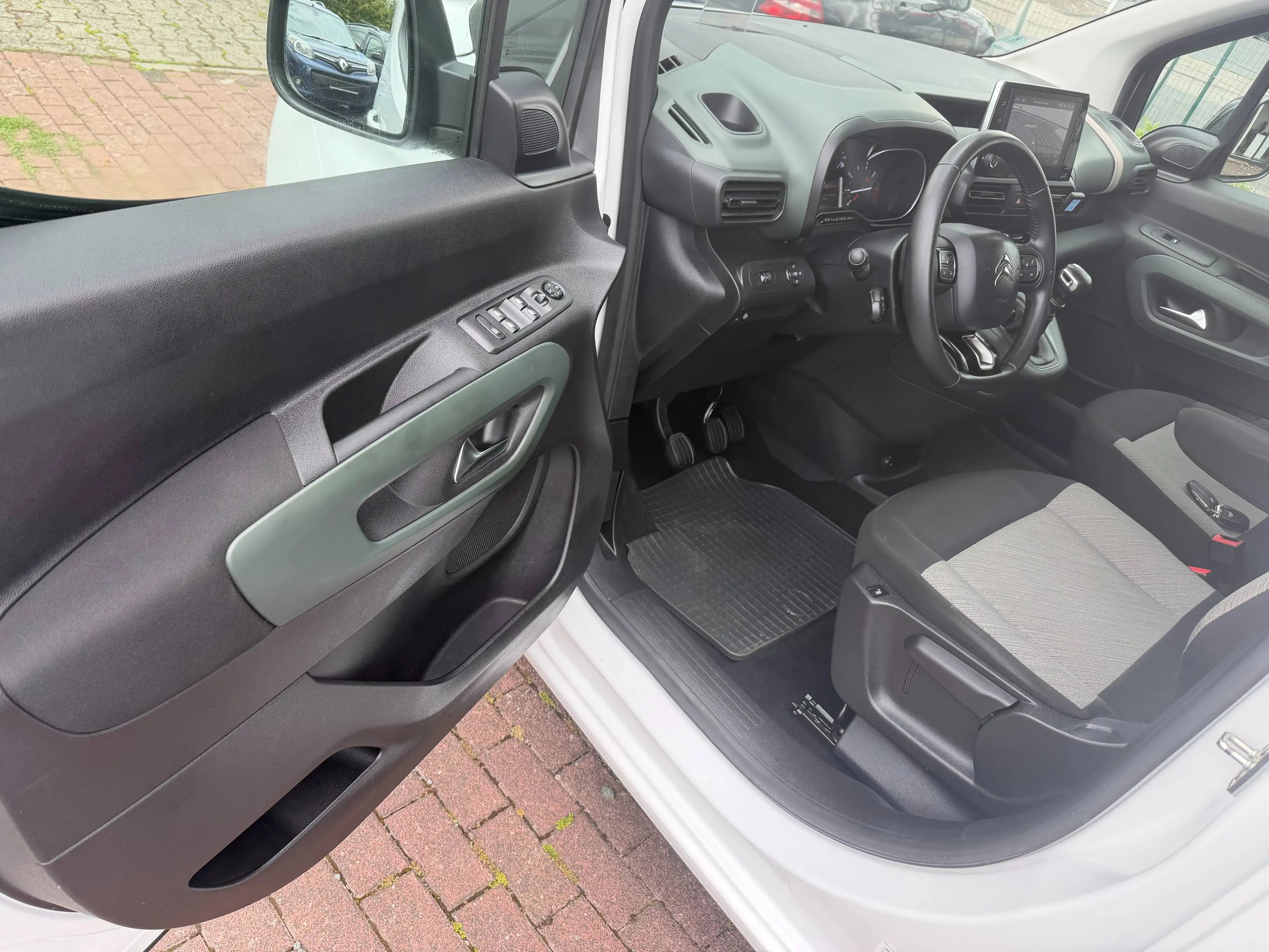 Citroen Berlingo XTR BlueHDi 130 |Vollausstattung|Scheckheft/LED/Navi/Kamera/Head up/Panoramadach — photo 18