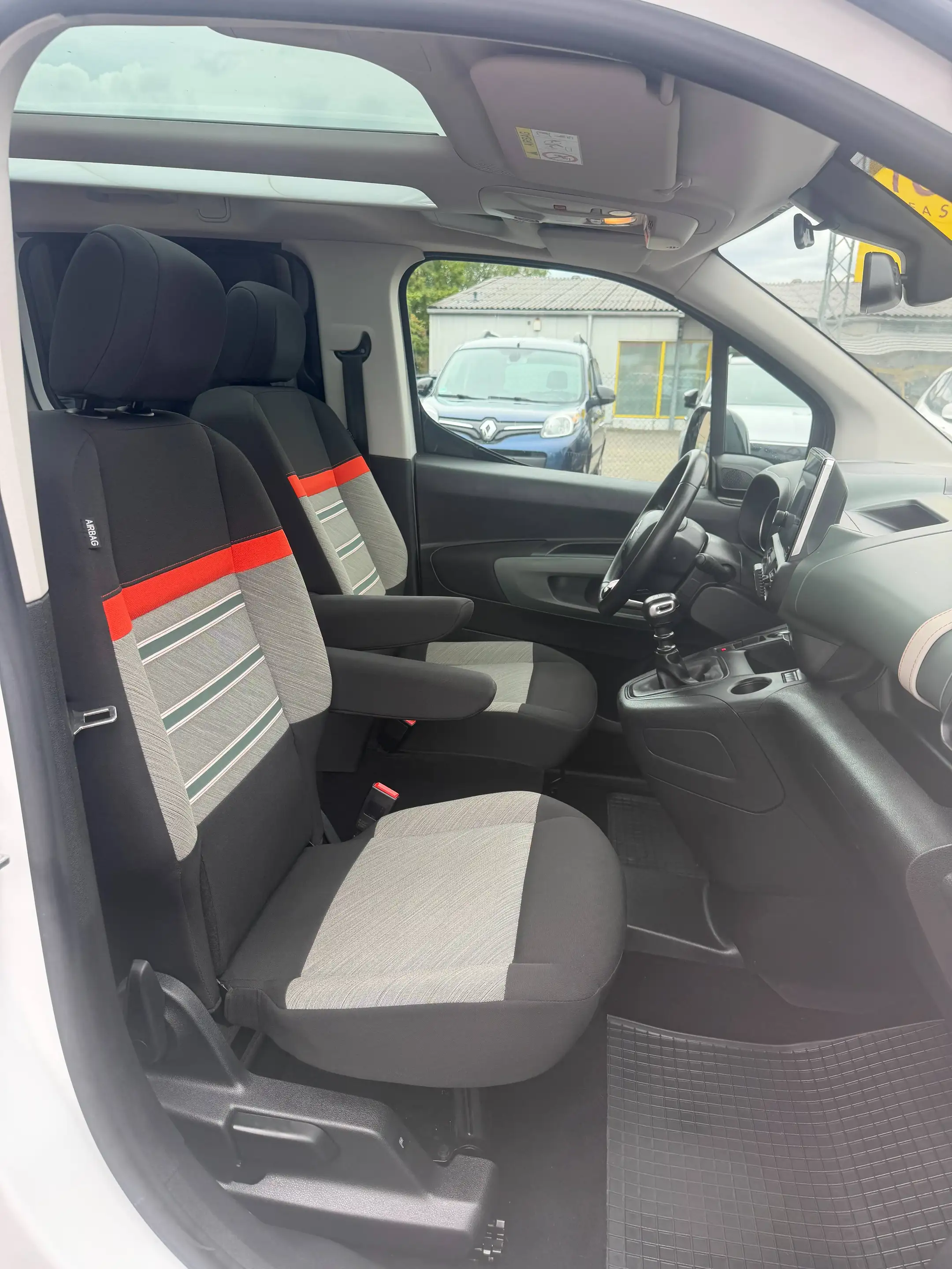 Citroen Berlingo XTR BlueHDi 130 |Vollausstattung|Scheckheft/LED/Navi/Kamera/Head up/Panoramadach — photo 29
