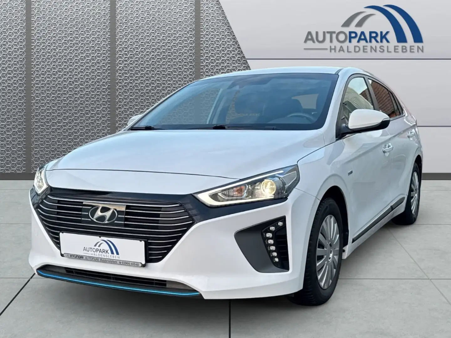 Hyundai IONIQ Style Hybrid Navi Soundsystem Bi-Xenon ACC Mehrzon Weiß - 1